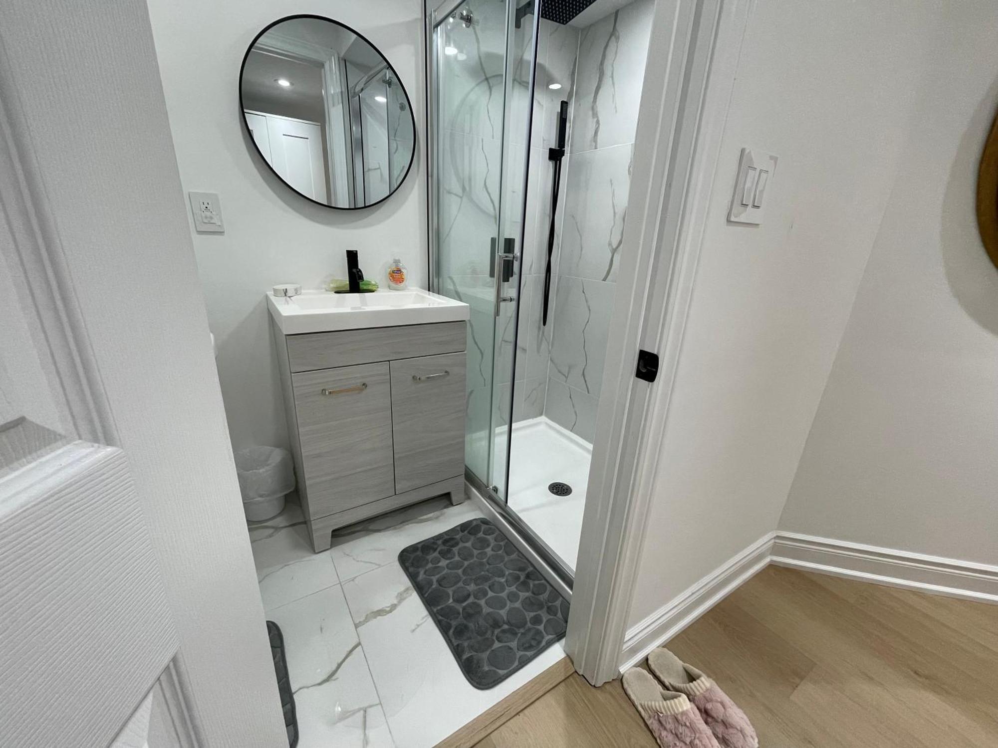 Cozy, Brand-New, 2Bdr,Walkout Apt, Free Parking Richmond Hill Exterior photo